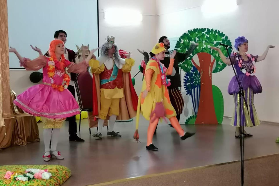 Группа «Калейдоскоп» выступила в средней школе № 31 города Пензы Группа «Калейдоскоп» выступила в средней школе № 31 города Пензы